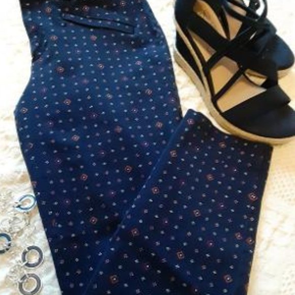 Gap Fashion Capri - Navy, red and white accents - Picture 1 of 8